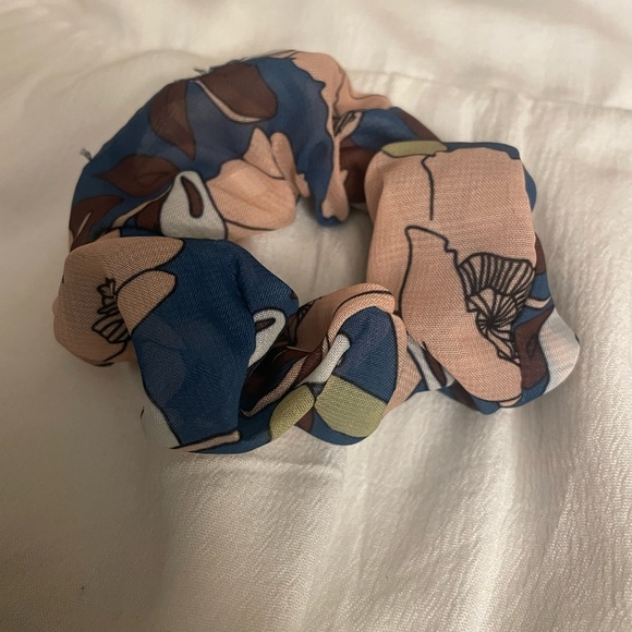 Scrunchie Bundle - Picture 2 of 3